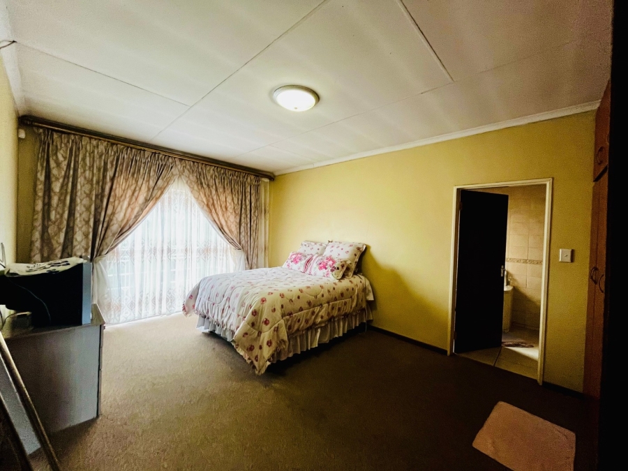 3 Bedroom Property for Sale in Universitas Ridge Free State